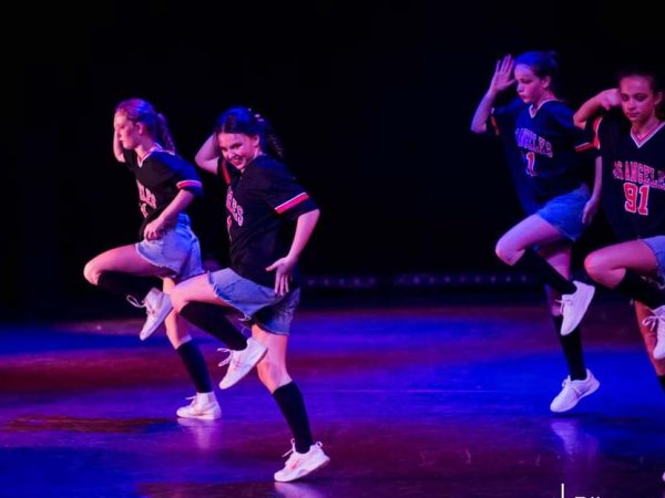 Dansgroep Bi’Force - Dansvoorstelling (foto © Bi' Force)