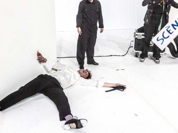 Première - Compagnie barbarie/BRONKS (foto © Franky Verdickt)