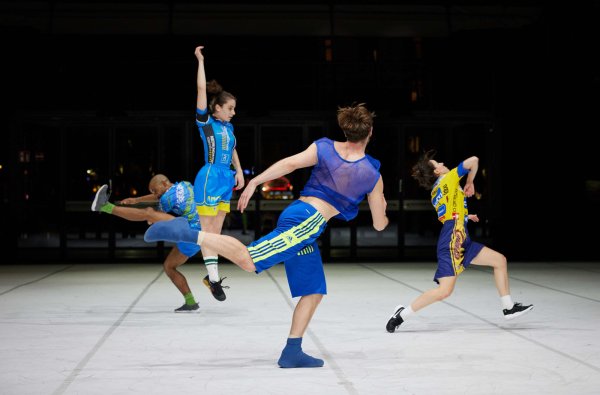 Ioannis Mandafounis / Dresden Frankfurt Dance Company - À la carte (foto © Dominik Mentzos)