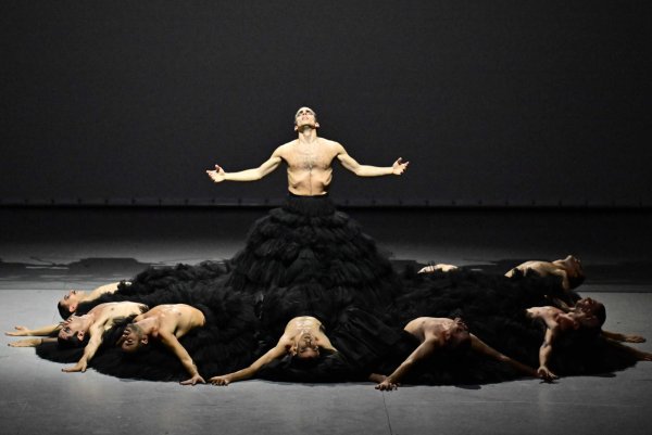 Marcos Morau & Ballet Nacional de España (ES) - Afanador (foto © Merche Burgos)