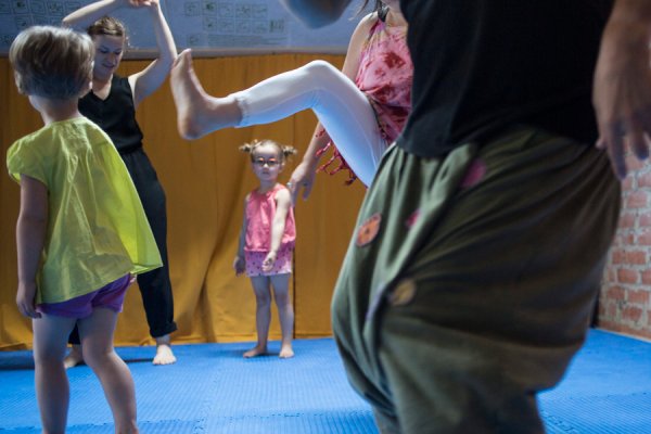 Cirk!aBoem - Rollebollen in het circus (foto: Io Cooman)