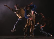 Compagnie par Terre / Anne Nguyen - Underdogs (foto: Patrick Berger)