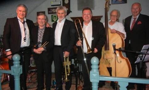 The Hot Paddlewheel Jazzband - Traditionele New Orleans jazz (foto © Oilsjt Jazz Club)