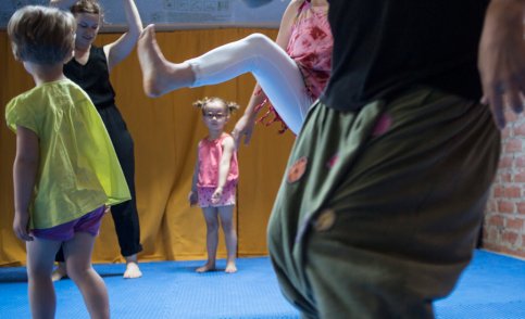 Cirk!aBoem - Rollebollen in het circus (foto: Io Cooman)